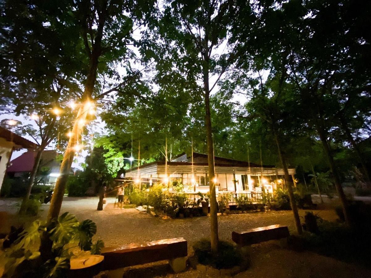 Sameikei Homestay Phrae Exterior photo